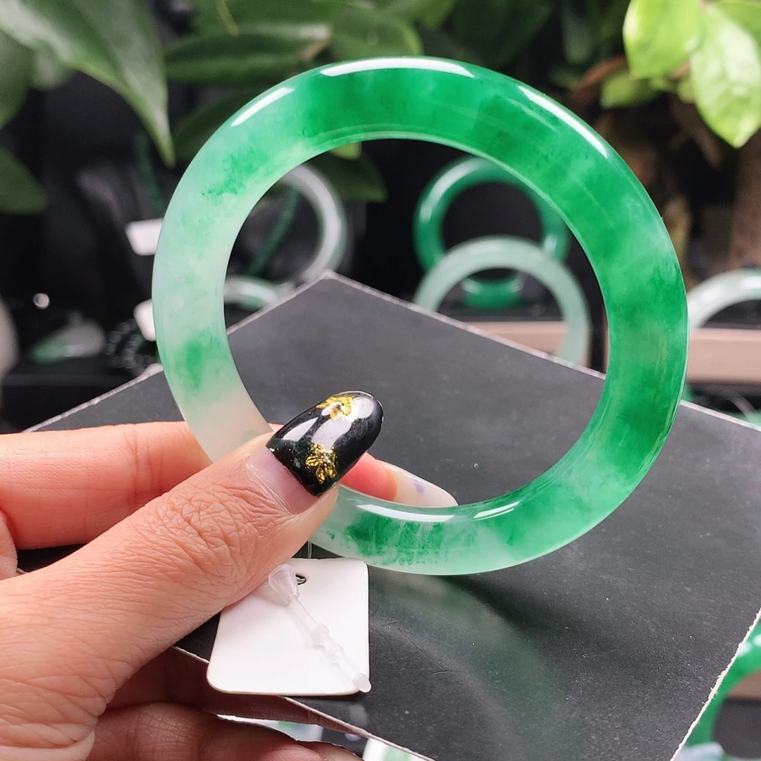 石英质玉未镶嵌手镯55