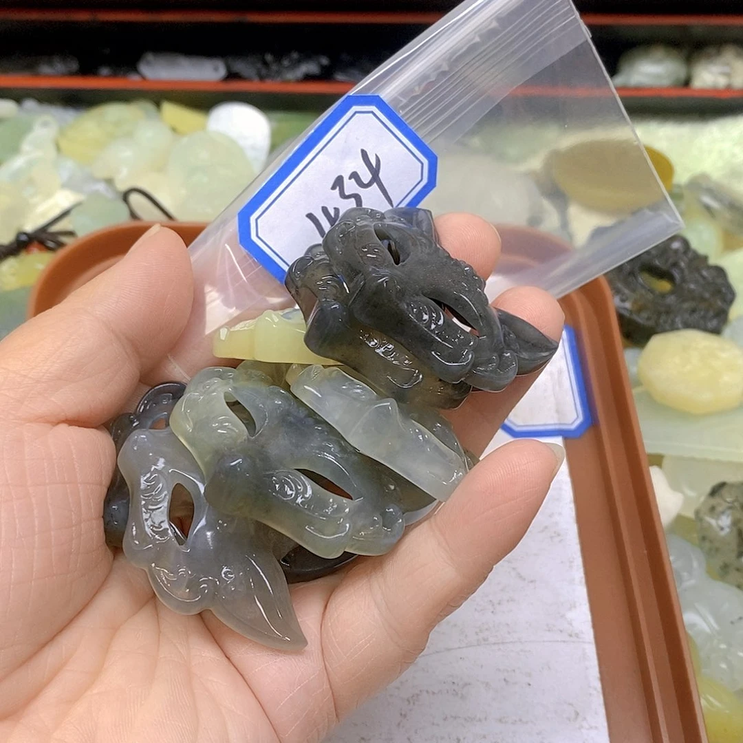 蛇纹石玉吊坠(不含链)未镶嵌陈****妻434