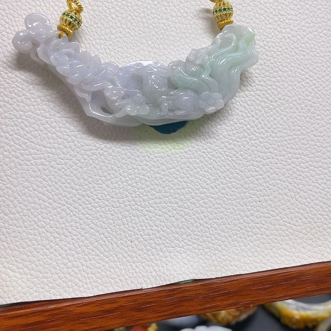 翡翠未镶嵌颈饰吊坠