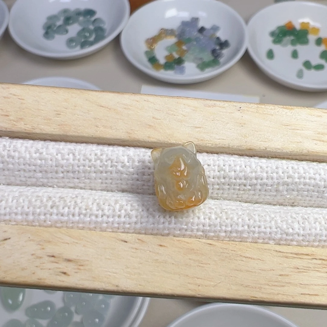 翡翠散珠九尾狐一只