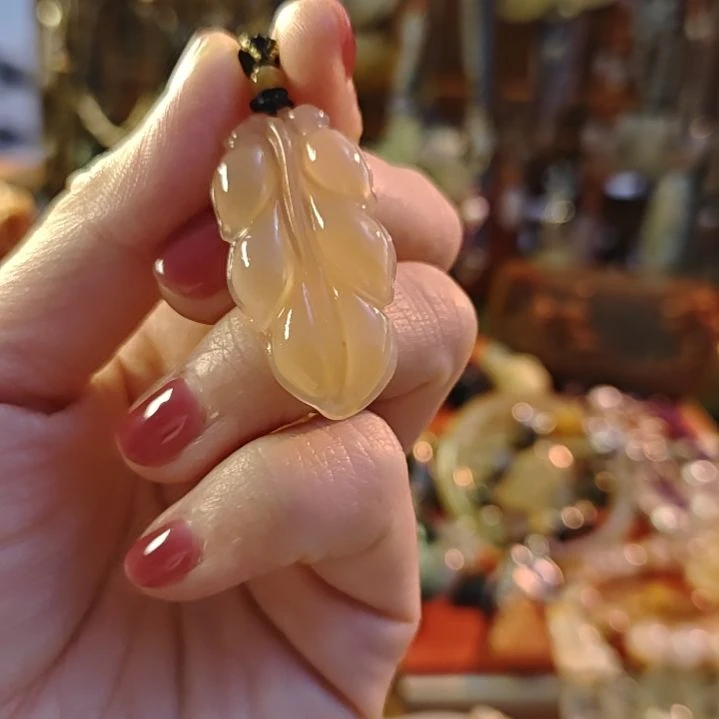 石英质玉（黄龙玉）合金颈饰