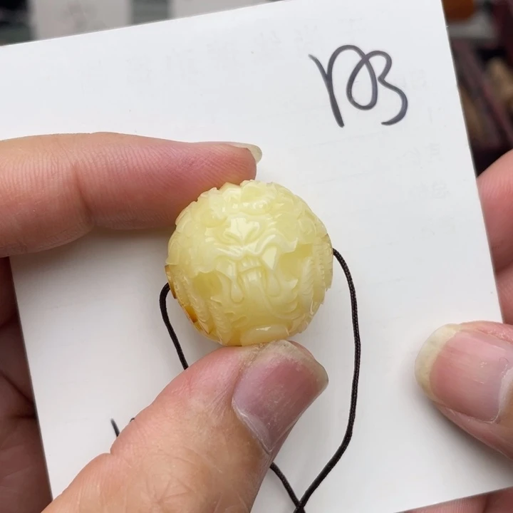 未镶嵌琥珀裸石龙珠