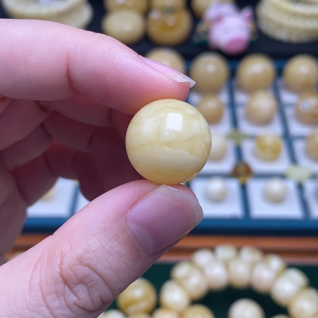 刘***k蜜蜡未镶嵌珠宝奇石