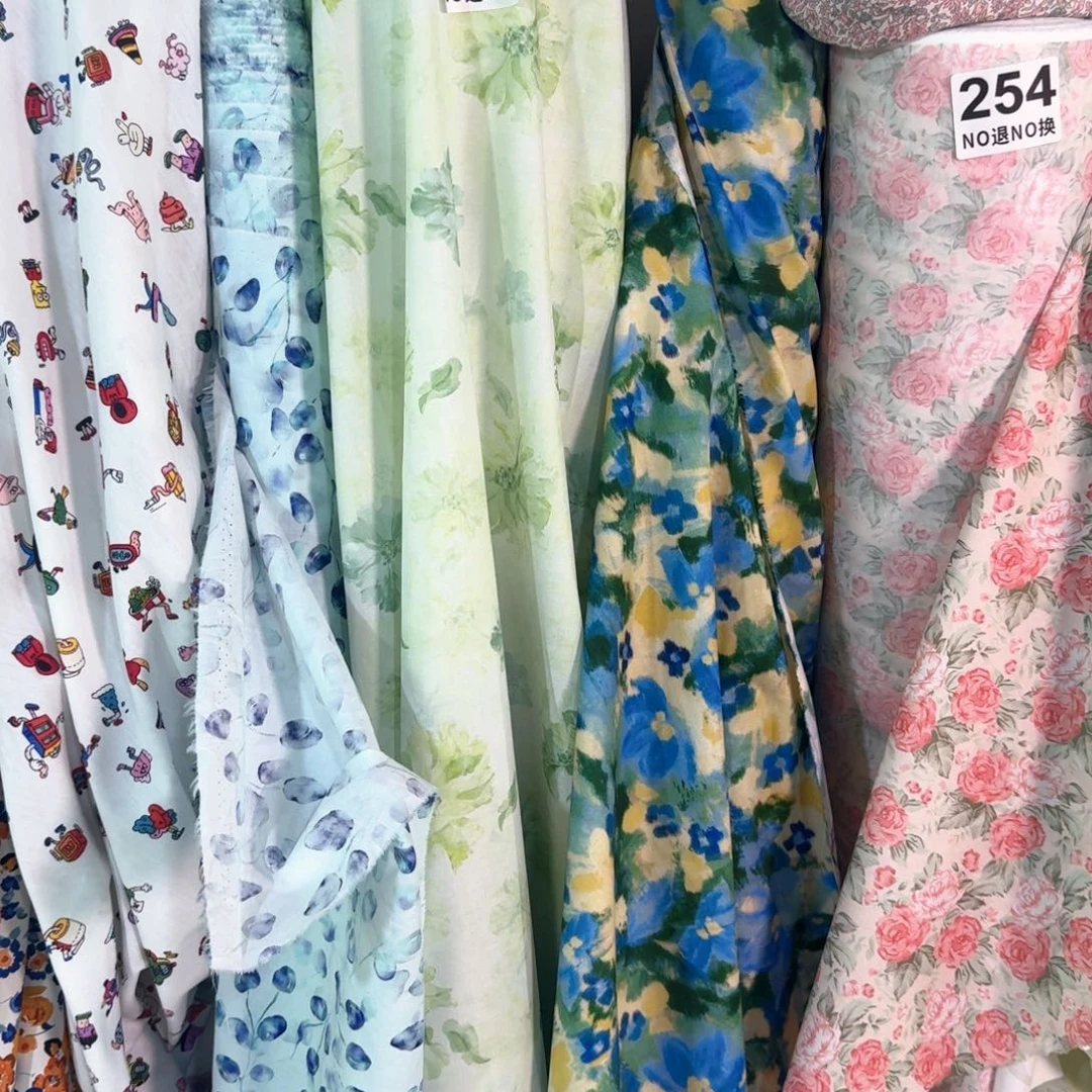 棉116，075。油画府绸全棉各一米半