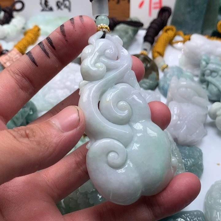 翡翠未镶嵌颈饰保真天然a货翡翠