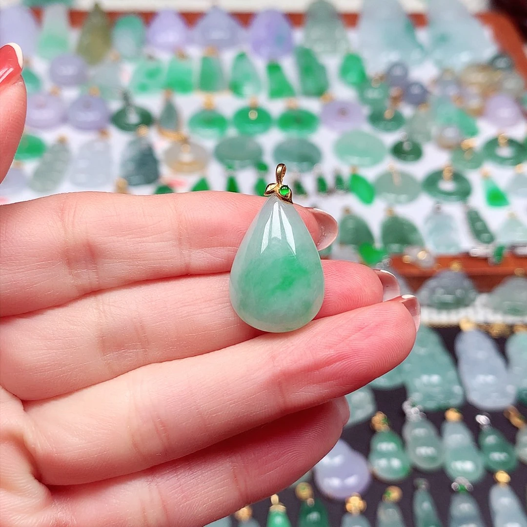 翡翠颈饰18K金镶嵌天然翡翠A货