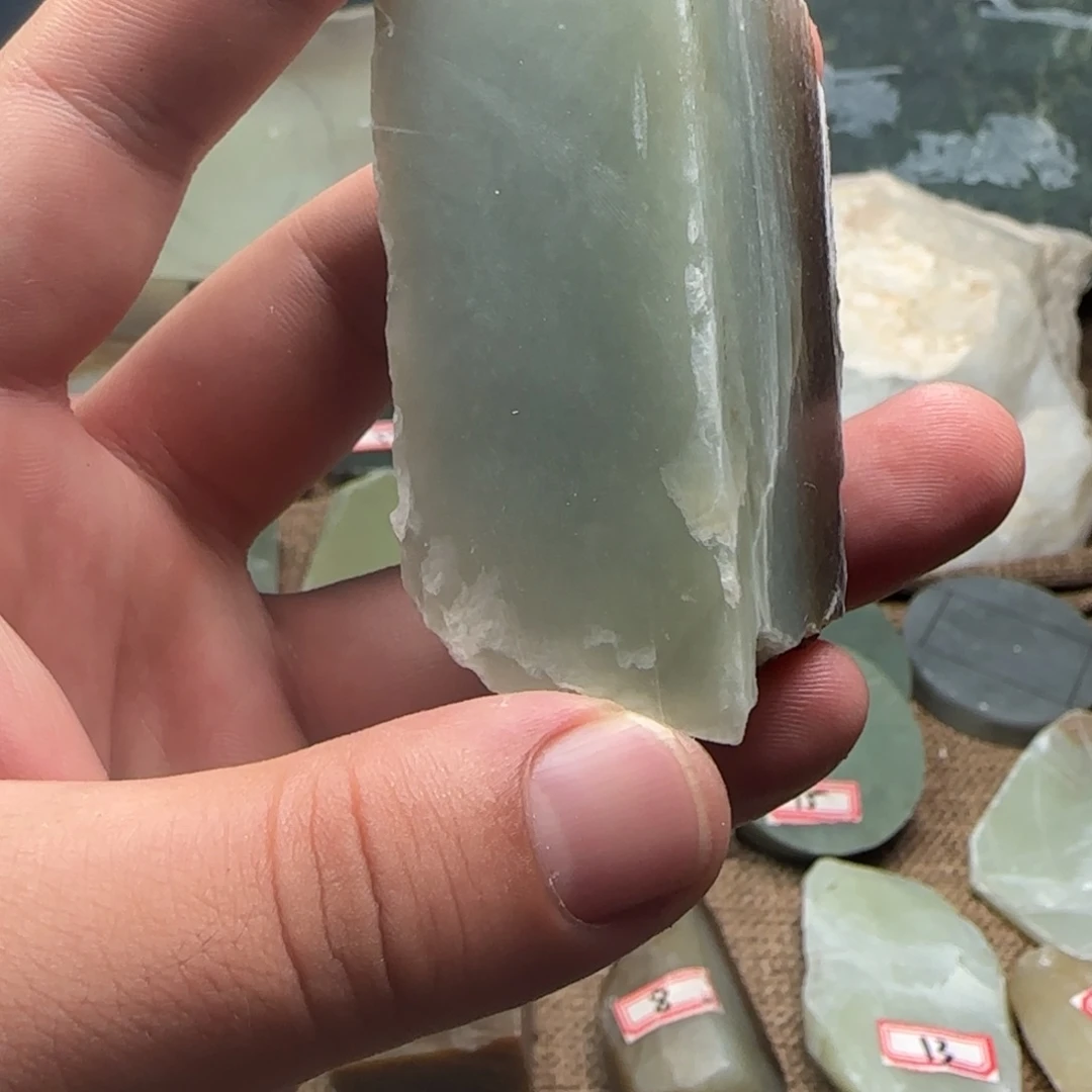 和田玉（糖玉）未镶嵌珠宝奇石