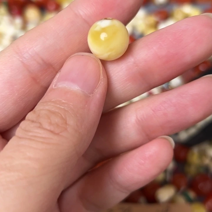 蜜蜡未镶嵌裸石11.8mm一个