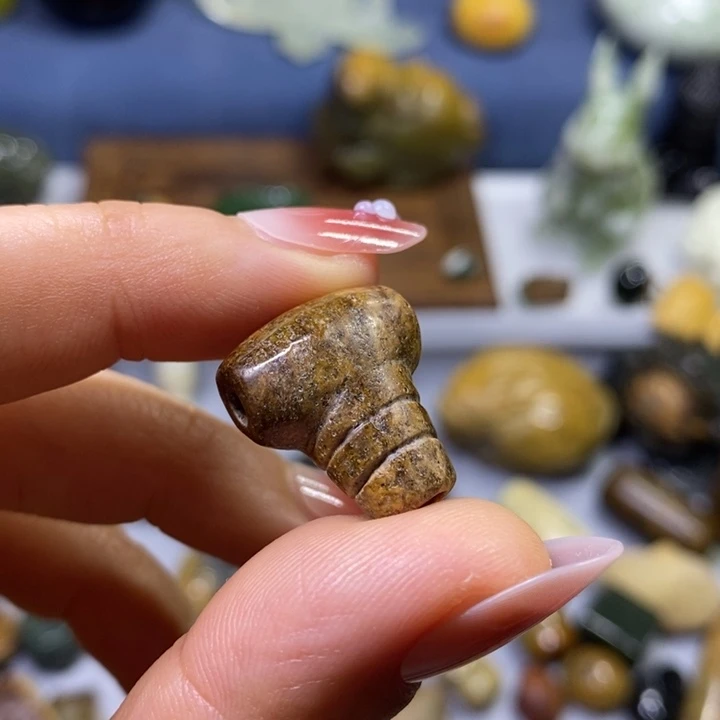 岫岩河磨玉（透闪石质玉）未镶嵌挂件三通1.1特价不退换介意勿拍