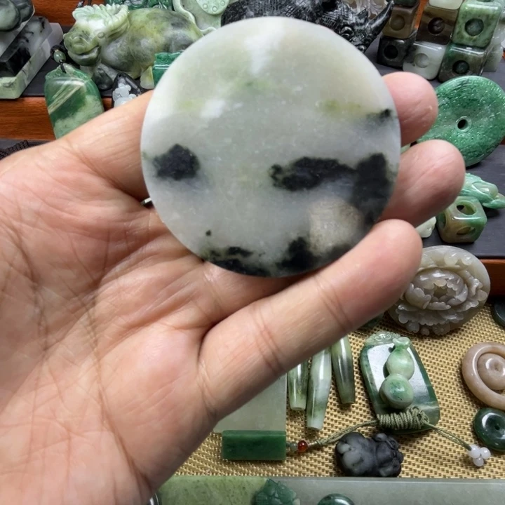 独山玉未镶嵌珠宝半成品