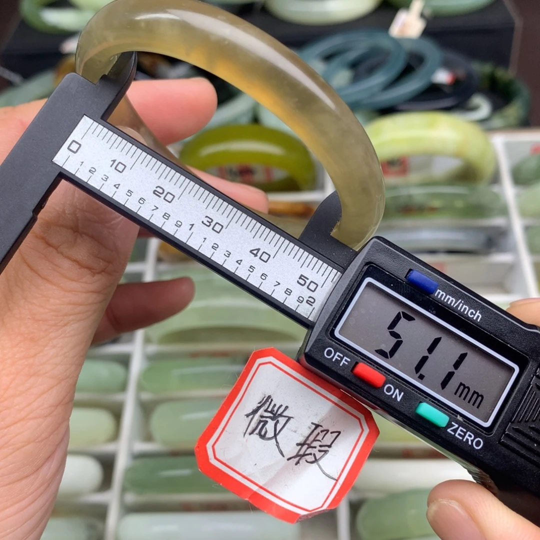 蛇纹石玉未镶嵌手镯507