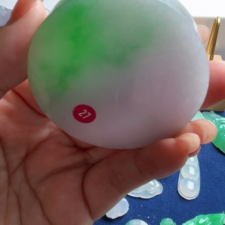 行***路翡翠未镶嵌颈饰天然翡翠