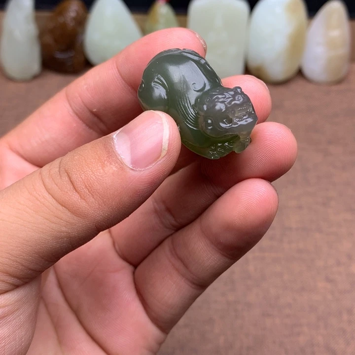 和田玉（糖玉）未镶嵌颈饰