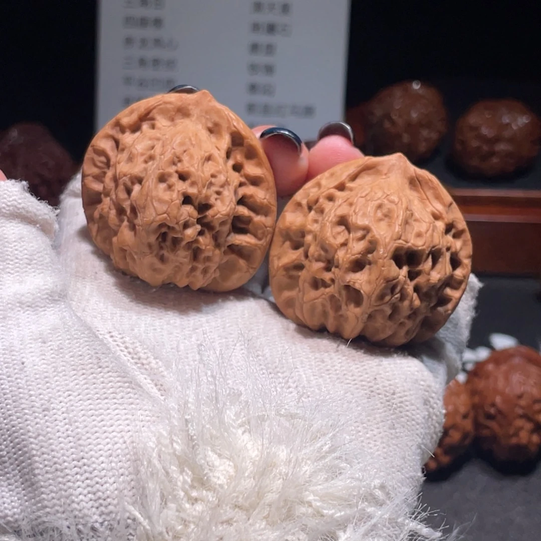 文玩核桃吊坠40.37佛肚7936