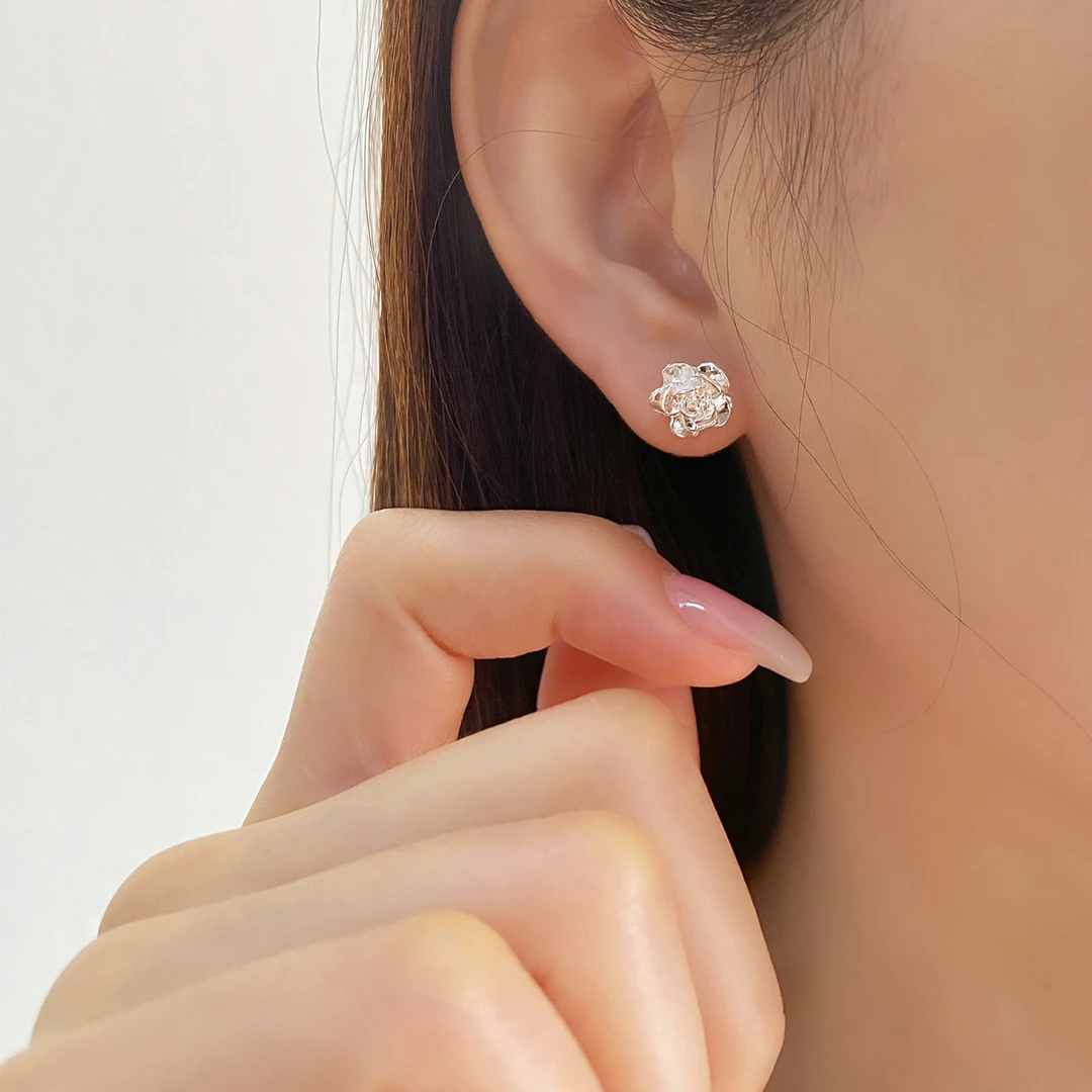 铜合金耳饰 山茶花耳钉女小清新小众设计高级感气质百搭耳钉耳钩