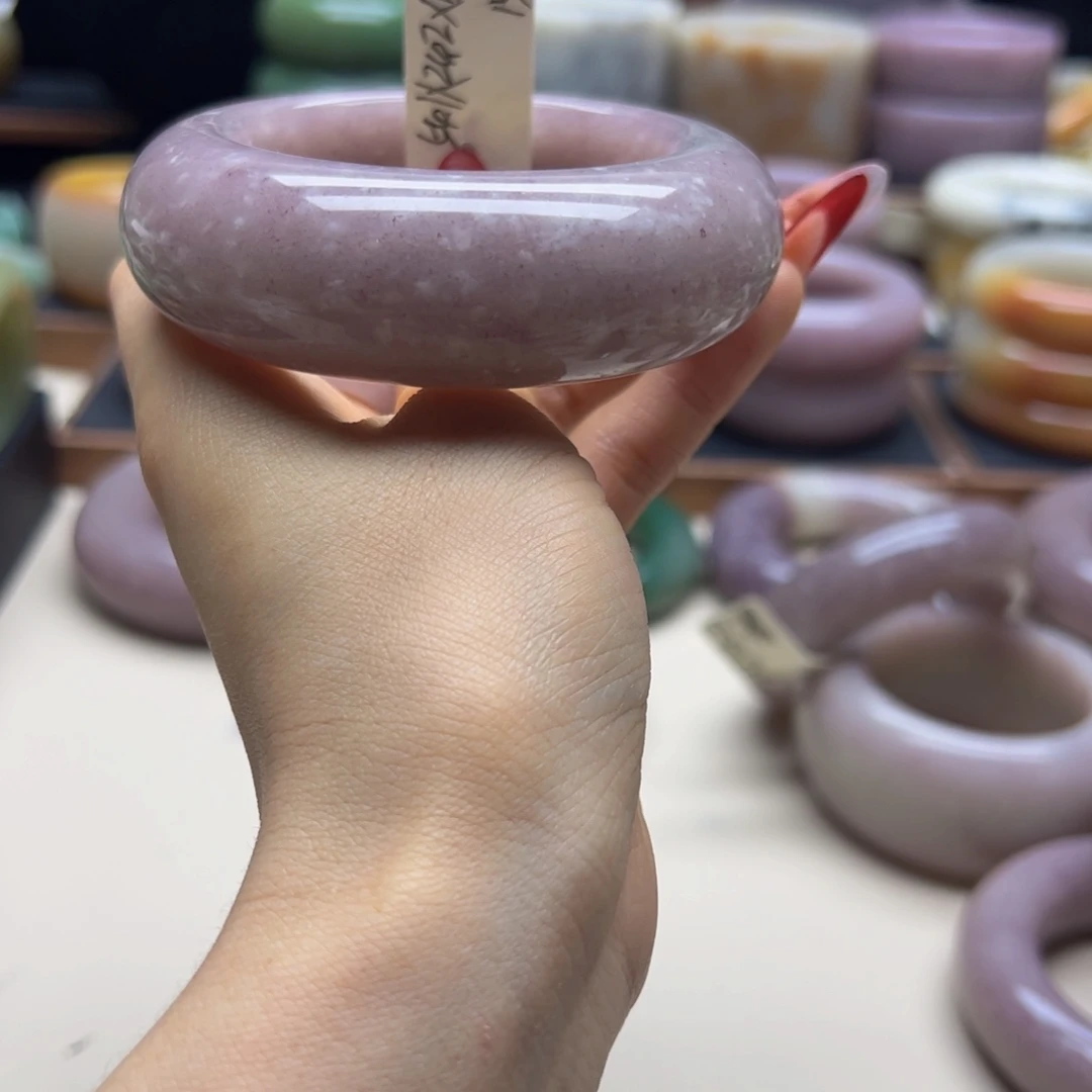 蛋***包石英质玉未镶嵌手镯