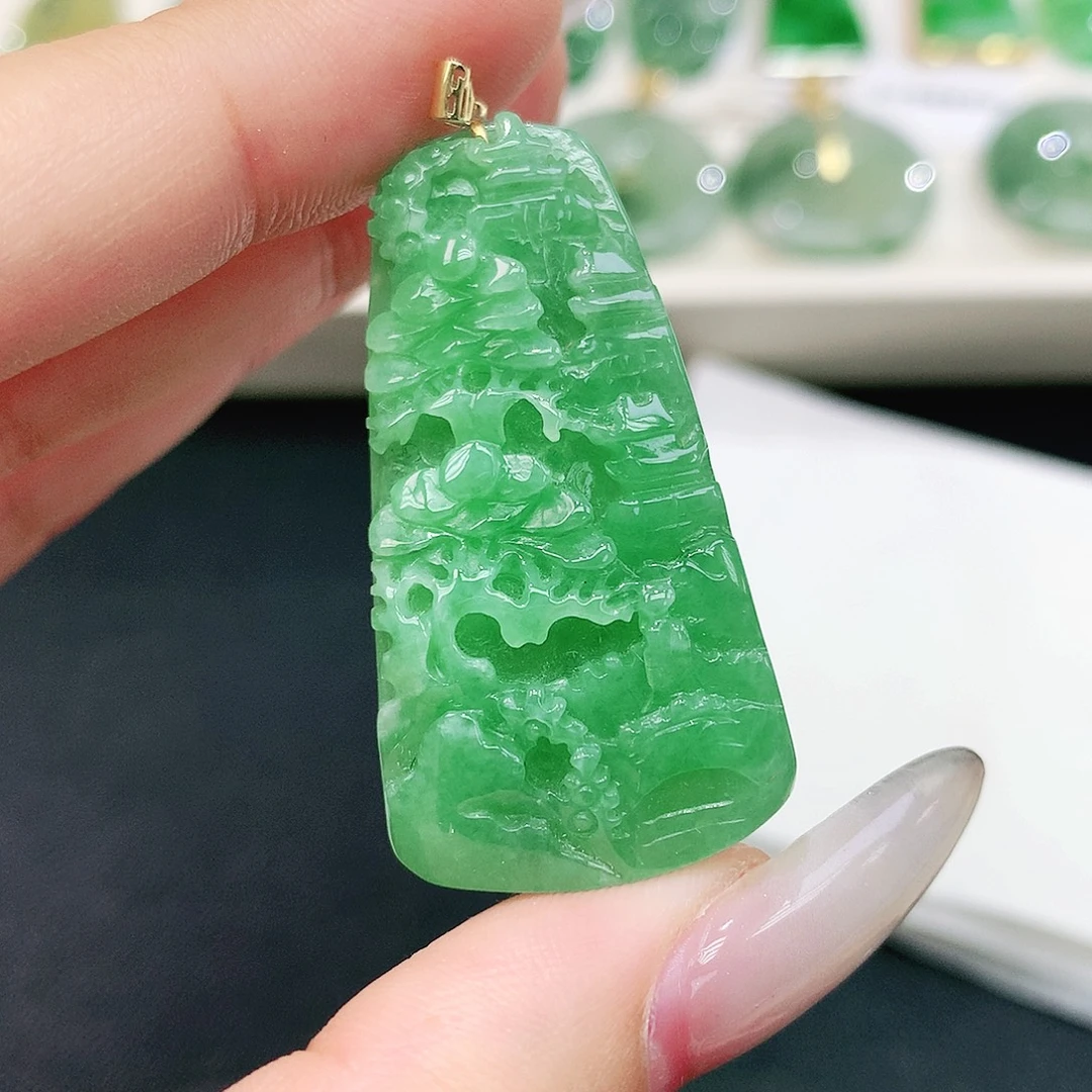 翡翠18K金镶嵌颈饰