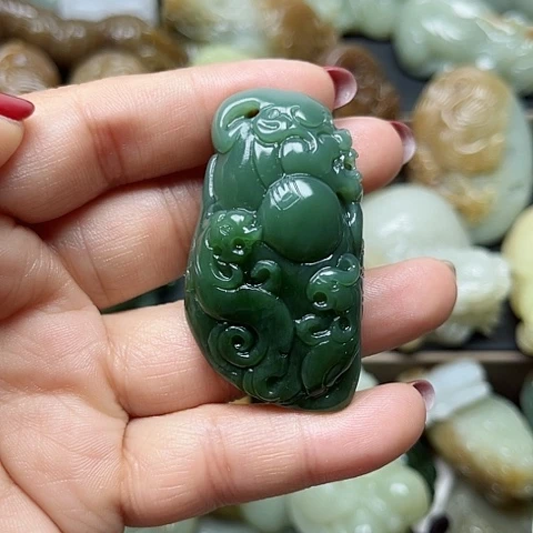 颈饰未镶嵌和田玉