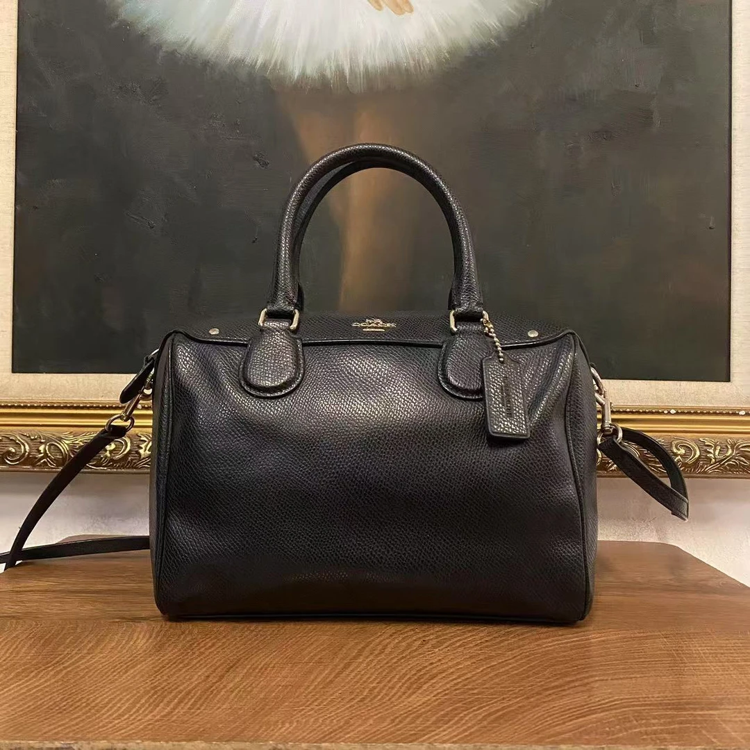 95新 COACH/蔻驰 coach斜挎包/001183