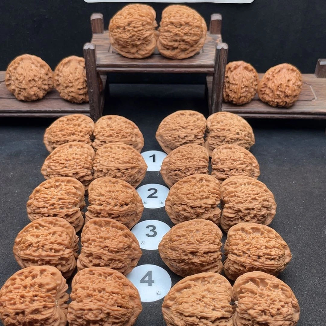 孤***毒文玩核桃吊坠南疆