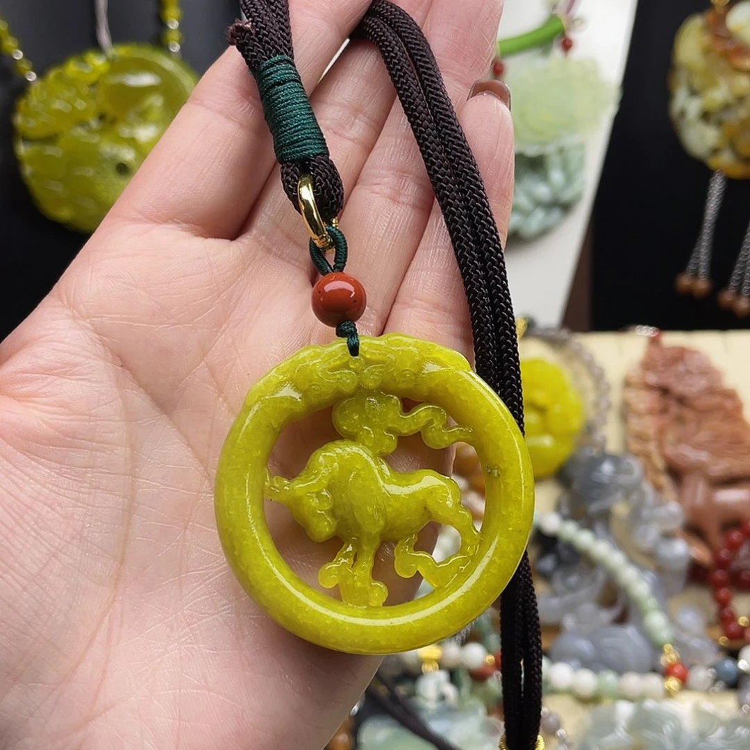 未镶嵌蛇纹石玉颈饰