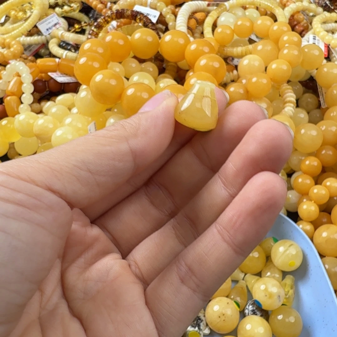 未镶嵌琥珀珠宝奇石