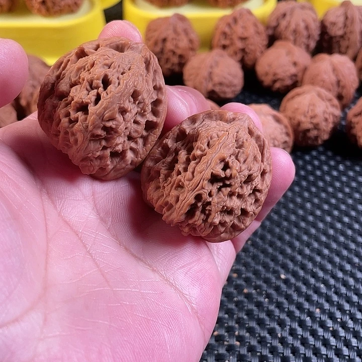 文玩核桃把件南疆石39尺