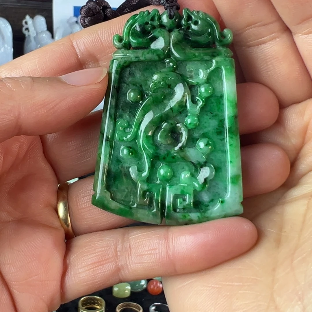 入***俗翡翠未镶嵌手镯天然翡翠挂件