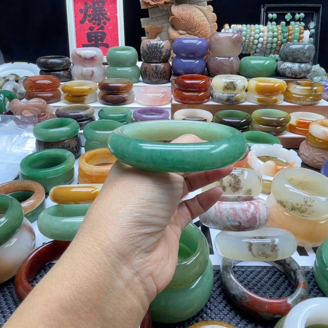 用***3石英岩玉未镶嵌手镯