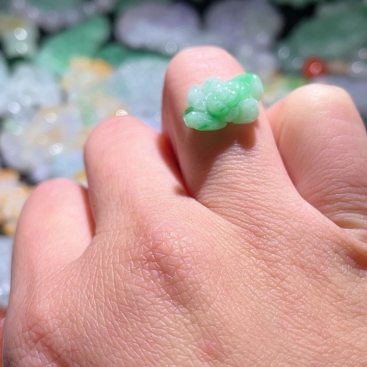 颈饰未镶嵌翡翠天