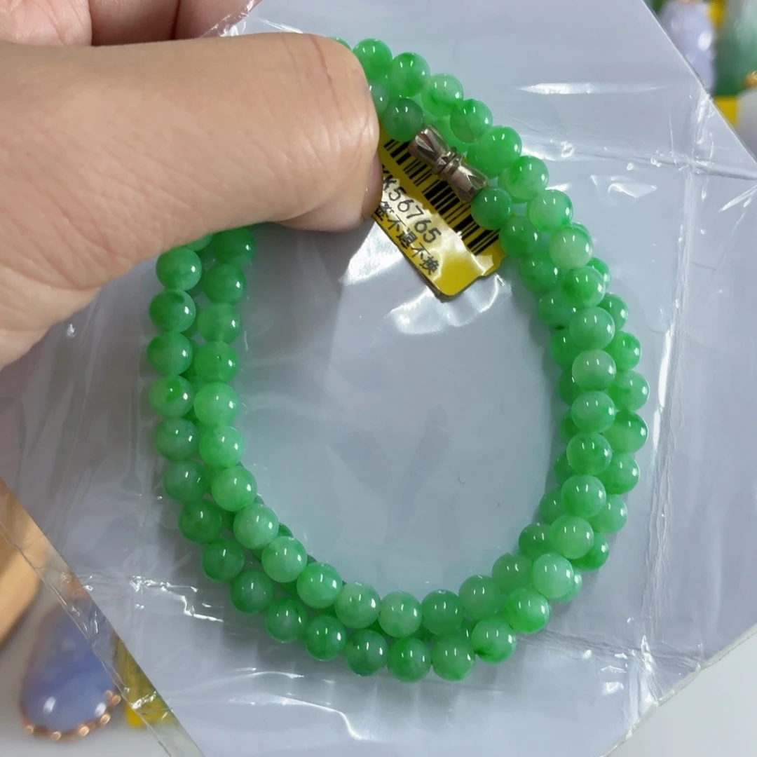 翡翠未镶嵌颈饰……