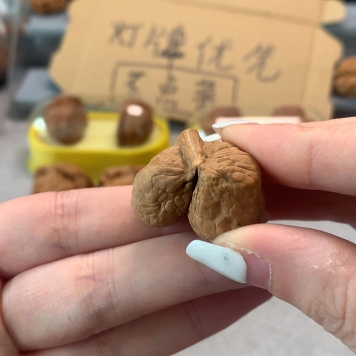 钢***窗文玩核桃把件异形单只