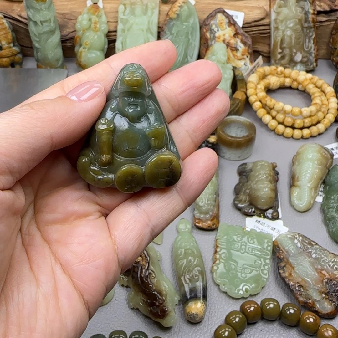李***鹏岫岩河磨玉（透闪石质玉）未镶嵌珠宝奇石