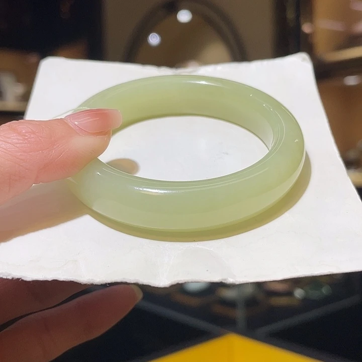 未镶嵌手镯和田玉52.8#61.22g