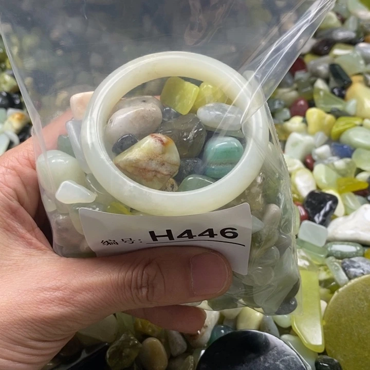 蛇纹石玉鱼缸石未镶嵌