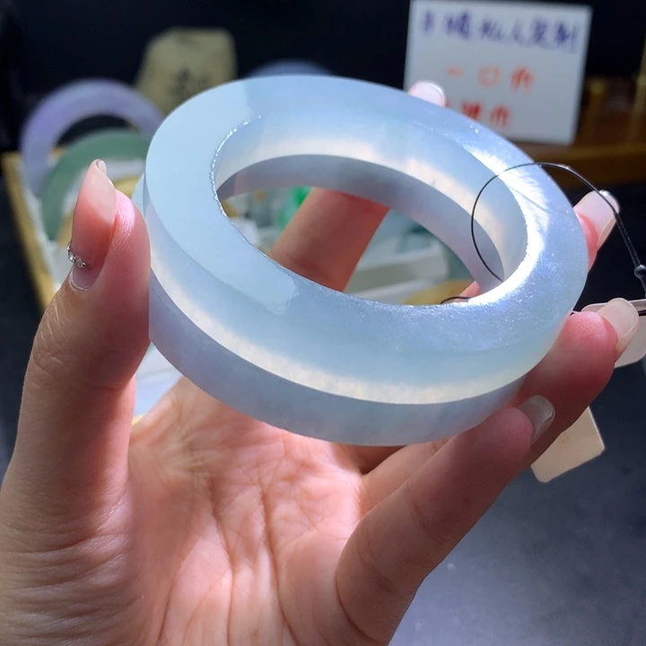 定制翡翠未镶嵌翡翠手镯