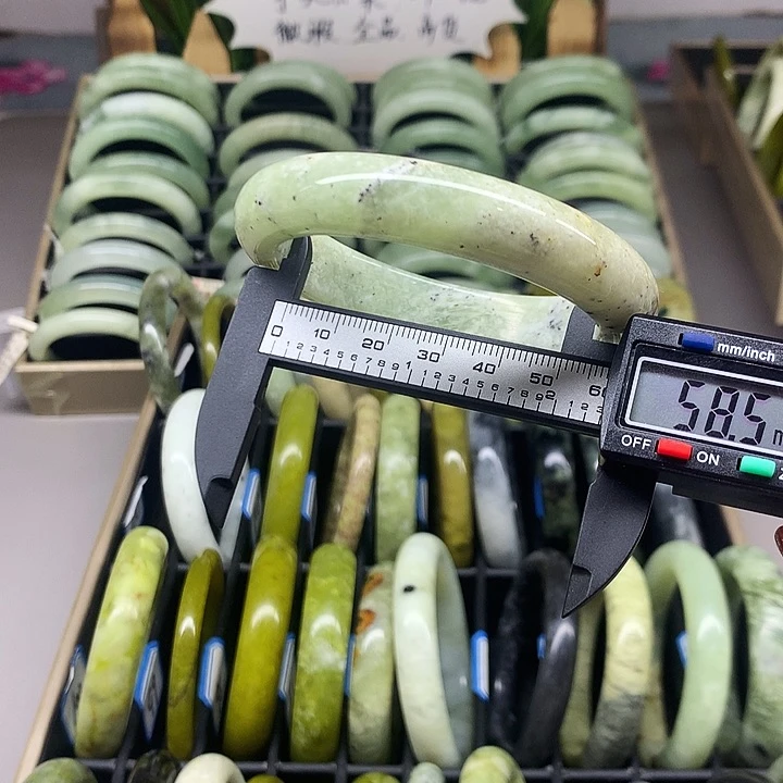 未镶嵌蛇纹石玉手镯110