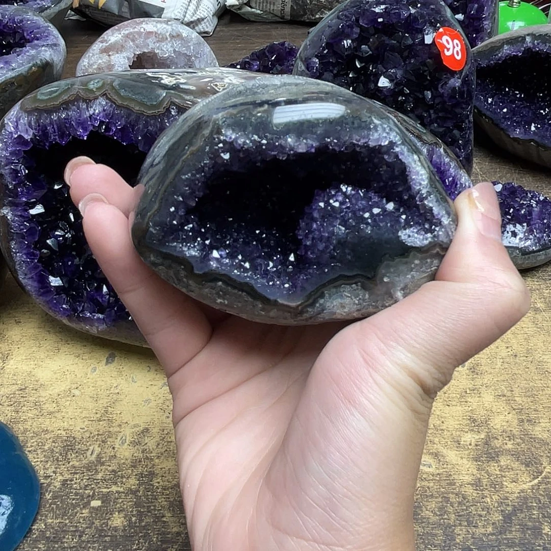 D***y未镶嵌大型摆件（非配饰）紫晶