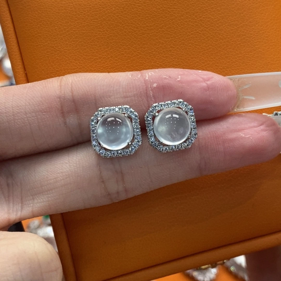 石英质玉吊坠(不含链)合金