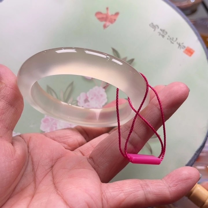 春***！玛瑙/玉髓未镶嵌手镯