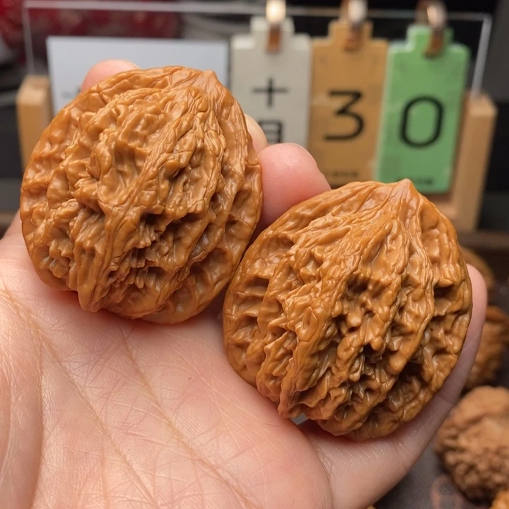 文玩核桃把件虎头43