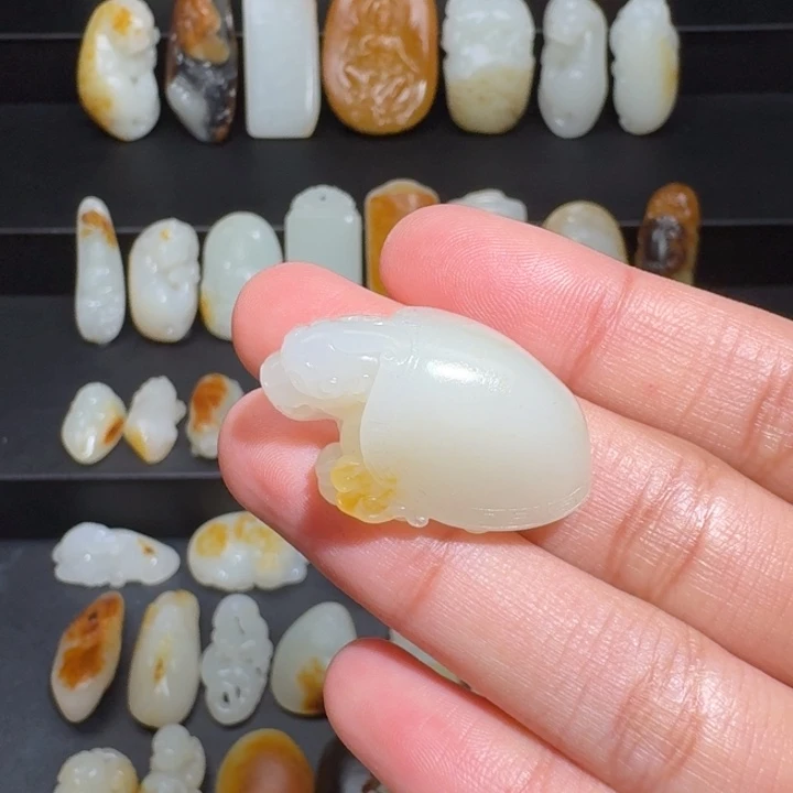 和田玉颈饰未镶嵌