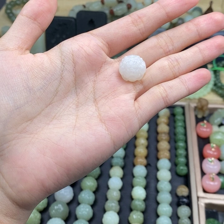 和田玉未镶嵌珠宝半成品