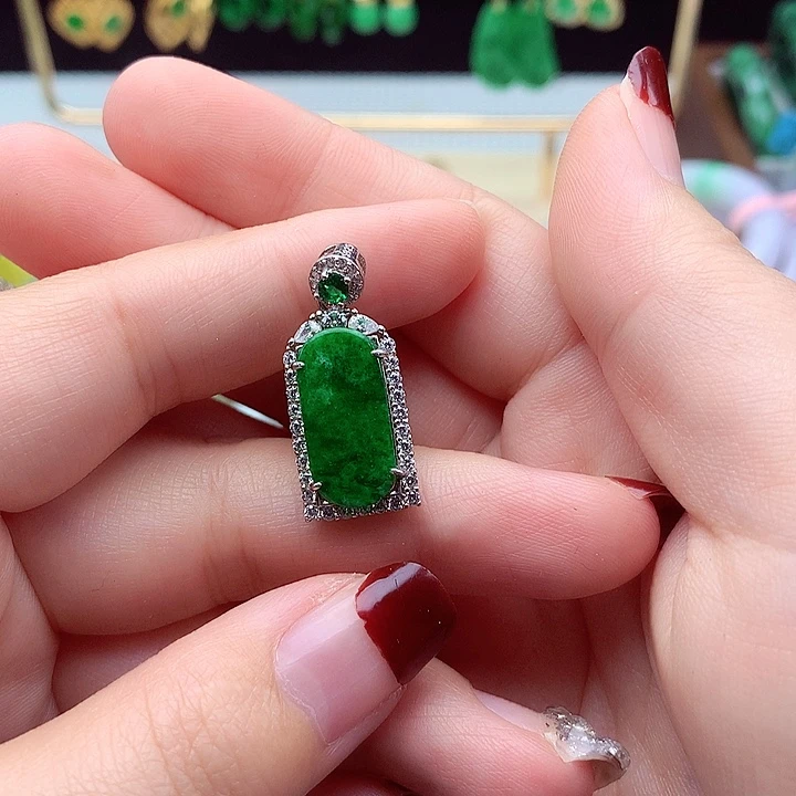 翡翠颈饰银S925镶嵌翡翠