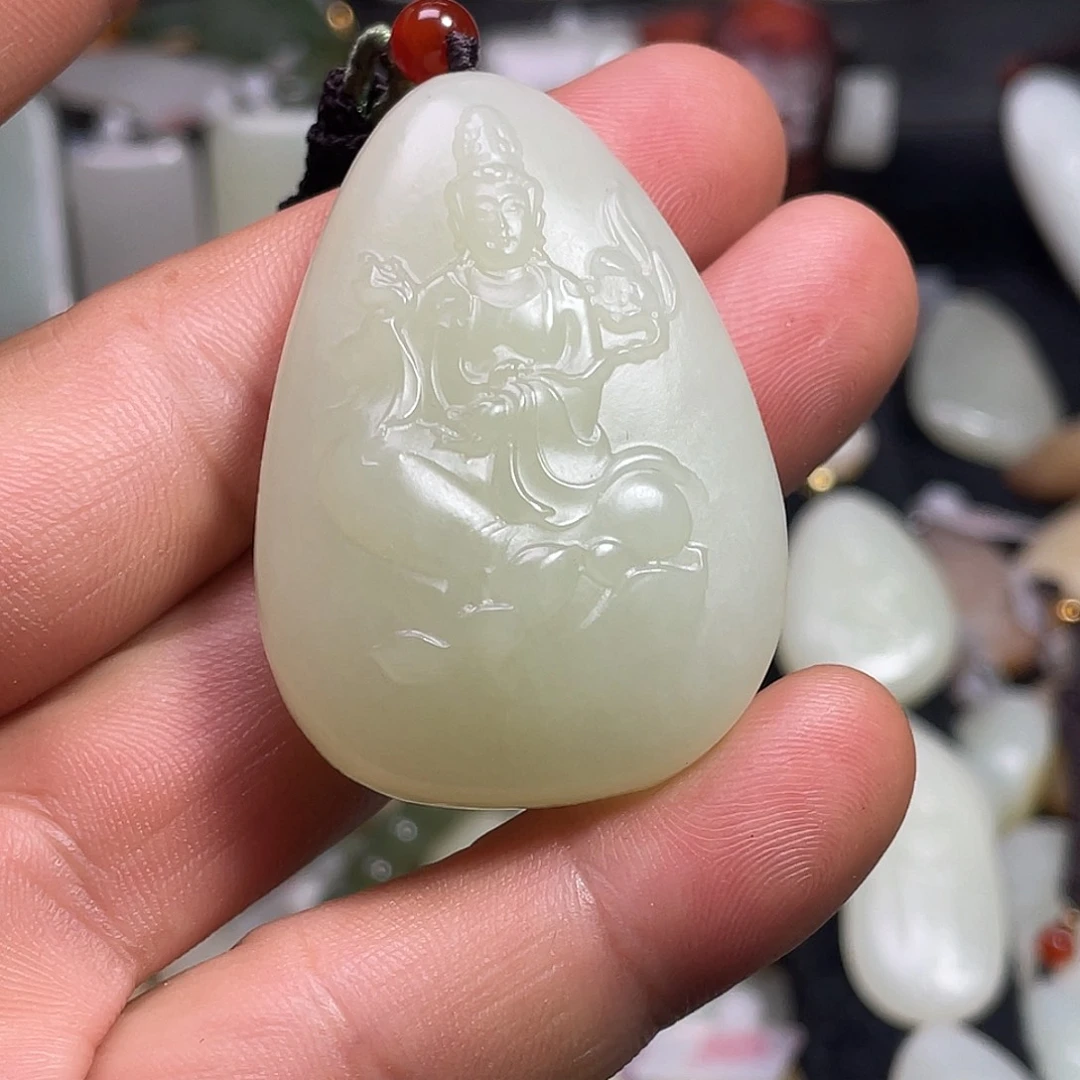 小***子和田玉（糖玉）未镶嵌颈饰吊坠