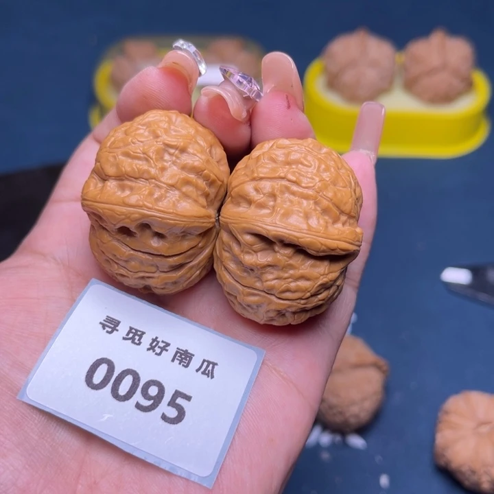 ℡***名文玩核桃把件乾隆磨40-0095