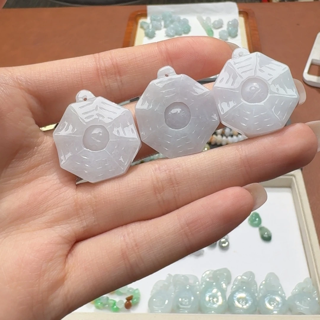 未镶嵌挂件翡翠福利1个，不包邮，拍邮费发货