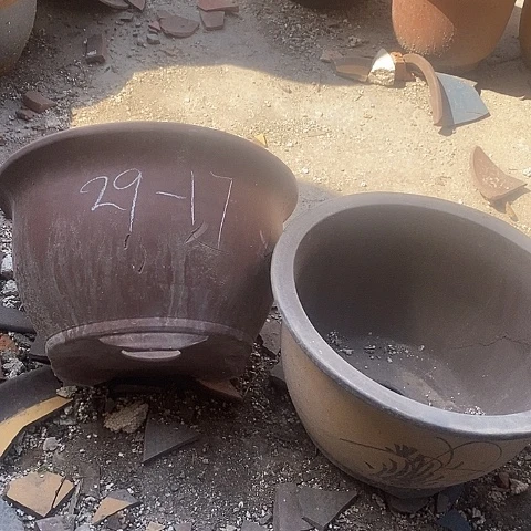 中国宜兴紫砂花盆，