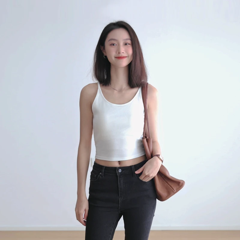 自带bra胸垫细肩带大圆领女背心短款设计感美背免穿文胸吊带外穿