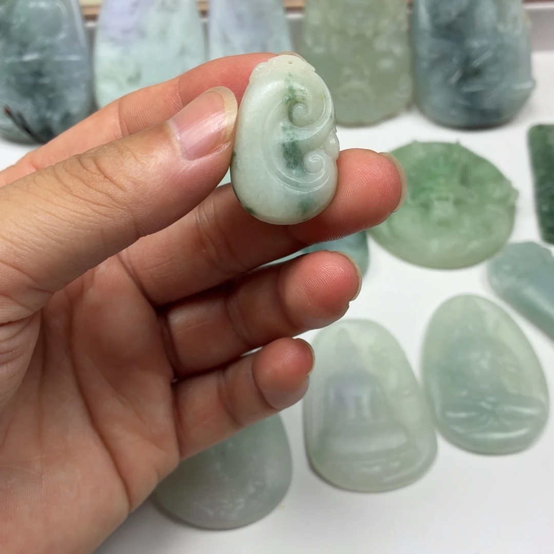 未镶嵌定制翡翠如意